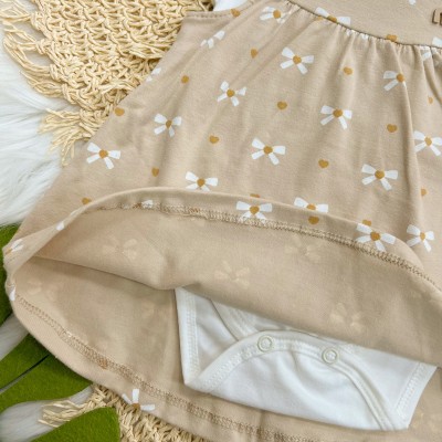  Conj. Body Gola Bordada e Salopete Lacinhos - Off White e Areia
